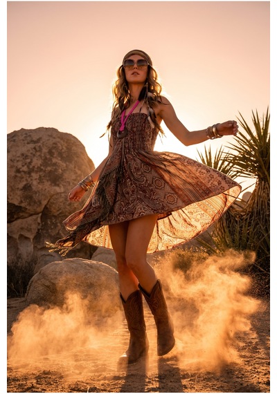 Fashion Cocktail Mistik Doğu Bohem Hint İşi Şal Desenli Püsküllü Hindistancevizi Aksesuarlı Bağlamalı Lastikli Simli Kumaş Straples Elbise Kahverengi Fashion Cocktail Mistik Doğu Bohem Hint İşi Şal Desenli Püsküllü Hindistancevizi Aksesuarlı Bağlamalı Lastikli Simli Kumaş Straples Elbise Kahverengi