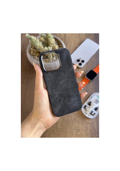 İphone 16 Pro Uyumlu Kadife Yüzeyli Magsafe Uyumlu Premium Kılıf Soocase691 Kahverengi