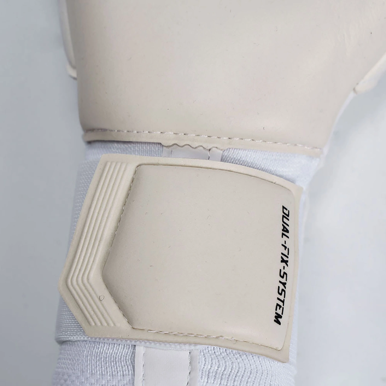 Beyaz - Mavi - Siyah Uhlsport Futbol Kaleci Eldiveni Fm Cybertec Absolutgrip Hn 101137901 Beyaz