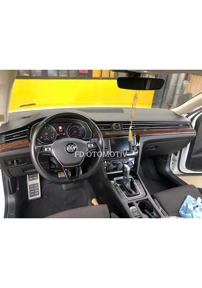 Volkswagen Passat B8  Koyu Meşe +  Parlak Siyah Full Özel Set Torpido Konsol Maun Kaplama