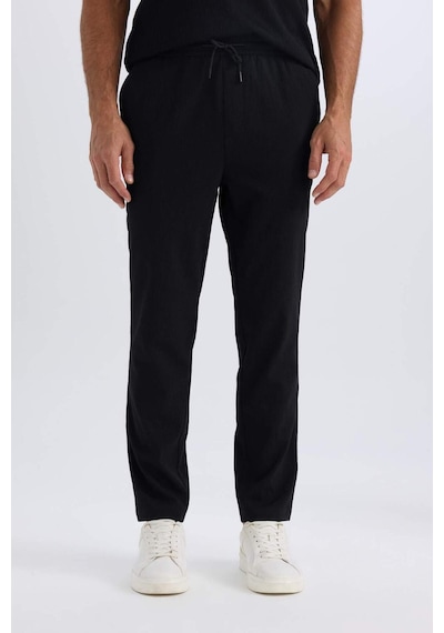 DeFacto Relax Fit Rahat Kesim Düz Paça Krinkıl Yazlık Kumaş Pantolon C3930AX25SPBK27