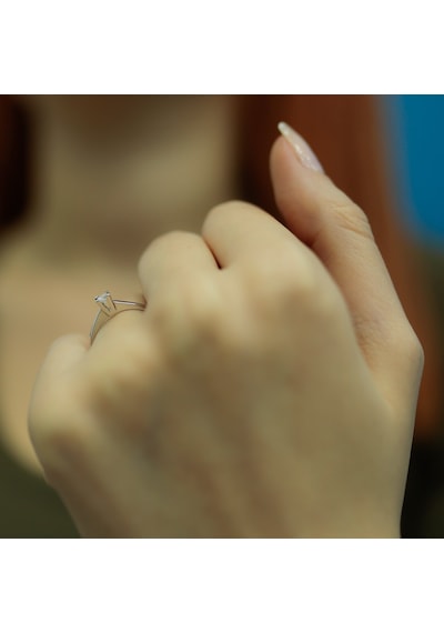 Lova  F Renk 0,13 Karat Pırlanta Tektaş Yüzük - IDL Sertifikalı