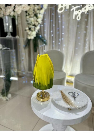Dekor Yapay Eva Lale Kablosuz Masa Lambası Üst Sarı-alt Parlak Sarı 9v Pil 75-90 Saat