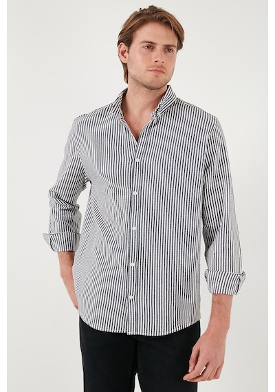 Buratti Pamuklu Çizgili Düğmeli Yaka Uzun Kollu Regular Fit Erkek Gömlek Cf23S112237 Lacivert-Beyaz Buratti Pamuklu Çizgili Düğmeli Yaka Uzun Kollu Regular Fit Erkek Gömlek Cf23S112237 Lacivert-Beyaz