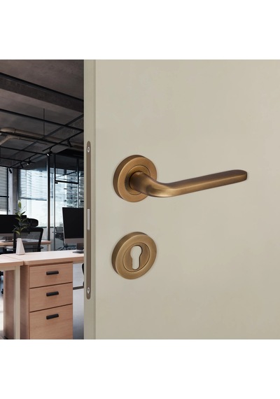 Sese Araç Modeli Yuvarlak Rozetli Yale Kapı Kolu Antik Sarı 200-222r-03-94