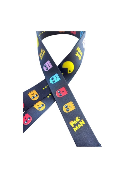 Pacman Siyah Kart Askı Ipi, Yaka Askı Ipi, Telefon Askısı Ve Kırmızı Plastik Yatay Kartlık