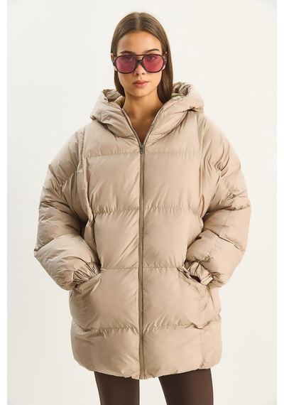 Shade Kadın Kapüşonlu Oversize Yarasa Kol Şişme Mont 60283686 - Bej