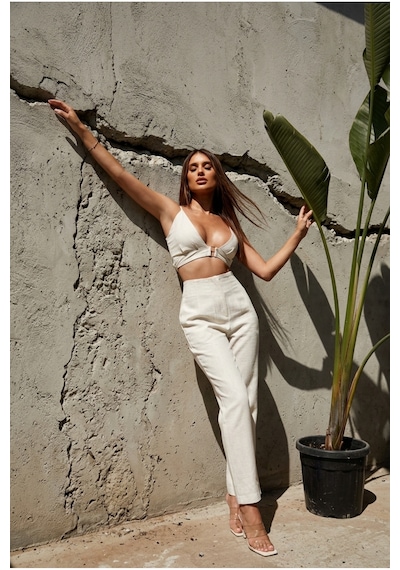 Fashion Cocktail Derin Geniş Göğüs Dekolteli Sexy Kare Metal Tokalı Dokulu Keten Seksi Sütyensiz Çamaşırsız Giyilen Crop Pantolon Tatil Yazlık Takım Set ekru Fashion Cocktail Derin Geniş Göğüs Dekolteli Sexy Kare Metal Tokalı Dokulu Keten Seksi Sütyensiz Çamaşırsız Giyilen Crop Pantolon Tatil Yazlık Takım Set ekru