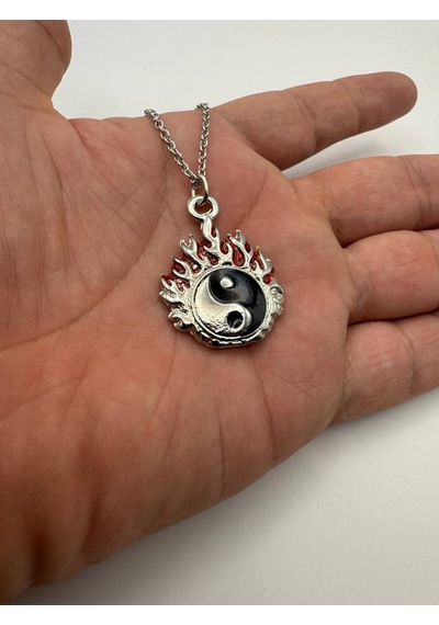 Kırmızı Alevli Ying Yang Sembolü Unisex Kolye 60 Cm Zincirli, Zamak Metal Aşk Ve Denge Temalı Takı Çok renkli