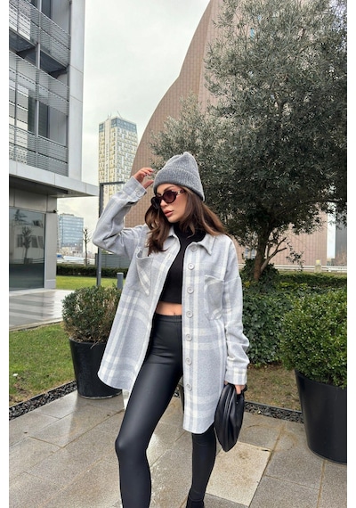WeShaya Kadın Gri Çift Cepli, Ekose Desenli, Rahat Kalıp, Uzun Kaşe Gömlek Gri