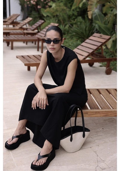 Suud Collection Siyah Lavin Sıfır Kol Keten Bluz
