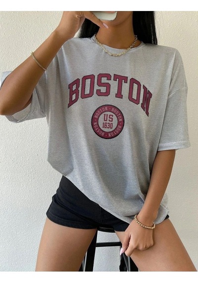 Kadın Gri Oversize Bisiklet Yaka Boston Baskılı T-shirt Gri