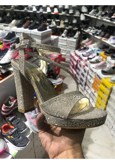 Platformlu Taşlı Sandalet Gold