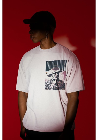 Badbunny Sırt Baskılı Unisex Oversize Şarkıcı Tişört Beyaz