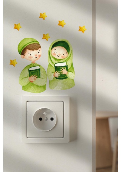 Yeşil Kıyafetli Çocuklar Ramazan Priz Sticker Seti Duvar Cam Sticker Ramazan Süsü Çok Renkli