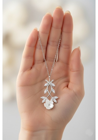 Çekirdekjewelry 925 Ayar Gümüş Manolya Çiçekli Ters Kolye Gri