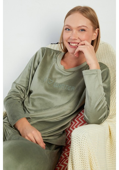 Fullamoda I Love Winter Kabartma Baskılı Kadife Pijama Takımı Yeşil