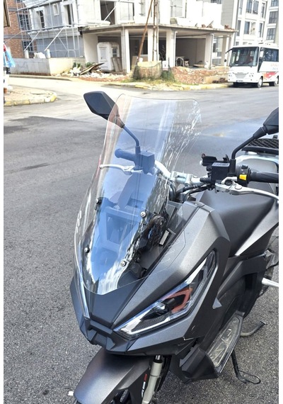 Motocam Kanuni Seha 250 Ön Cam 2022-2026 Model 55cm Şeffaf Renkli 4mm Kısa