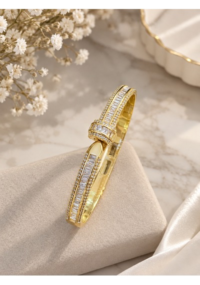 Kadın Love Model Baget Taş Detay Gold Renk Şık Çelik Bilezik