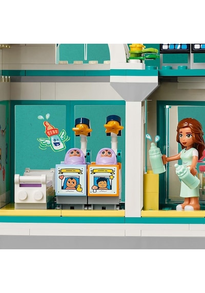 LEGO® Friends Heartlake City Hastanesi 42621 7+ Yaratıcı Oyuncak Yapım Seti - 1045 Parça