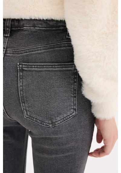 DeFacto Skinny Fit Yüksek Bel Düz Paça Uzun Jean Görünümlü Yıkamalı Pantolon D5047AX24CWNM36