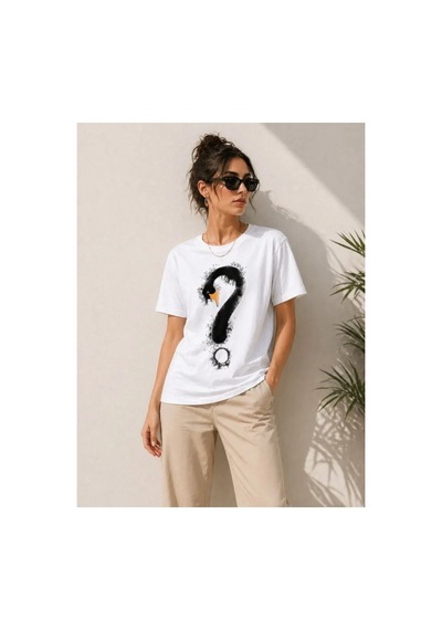 Butik İstanbul Kuğu Figürlü Soru İşareti Baskılı Tişört Kısa Kol T-shirt - Beyaz Butik İstanbul Kuğu Figürlü Soru İşareti Baskılı Tişört Kısa Kol T-shirt - Beyaz