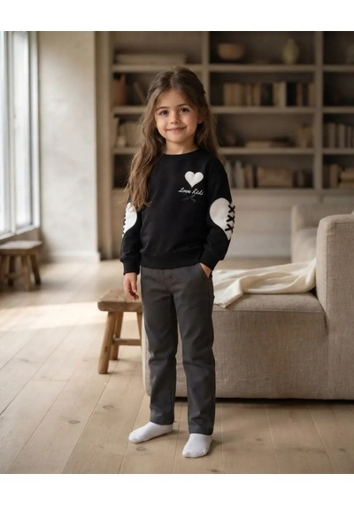 Roya Kız Çocuk Siyah Sweatshirt Kalpli Ve Dikiş Detaylı Kışlık