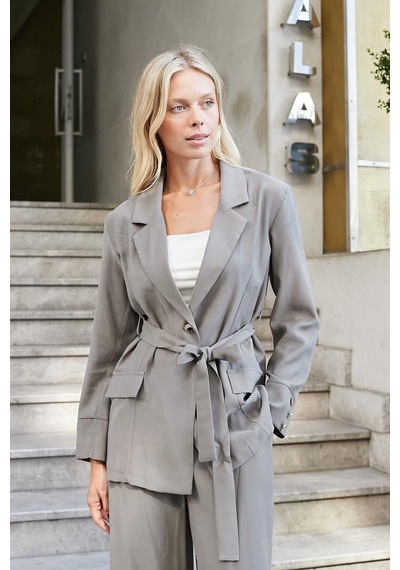 Kadın İpeksi Modal Kumaş Yakalı Cep Kapaklı Kolları Düğmeli Bağcıklı Uzun Blazer Baharlık Ceket-antrasit Antrasit Kadın İpeksi Modal Kumaş Yakalı Cep Kapaklı Kolları Düğmeli Bağcıklı Uzun Blazer Baharlık Ceket-antrasit Antrasit