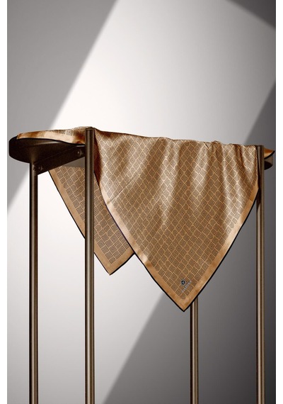 Vissona 100% Twill İpek Etnik Motif Desenli Gold - Siyah Renkli 90x90 Dikim Şekli : El Dikişi Eşarp Çok Renkli