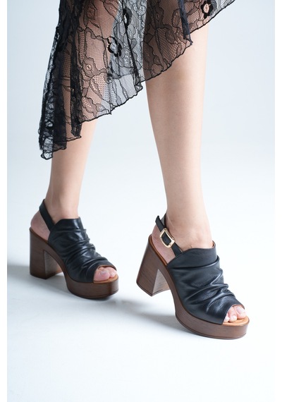Analin Shoes Kadın Hakiki Deri Platform Topuklu Kırışık Sandalet Siyah