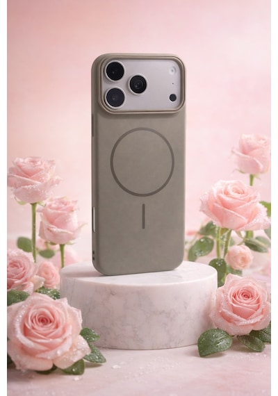 Apple iPhone 17 Pro Uyumlu Kamera Çıkıntılı Magsafe Wireless Şarj Özellikli Sert Sararmaz Silikon Kılıf Resimdeki