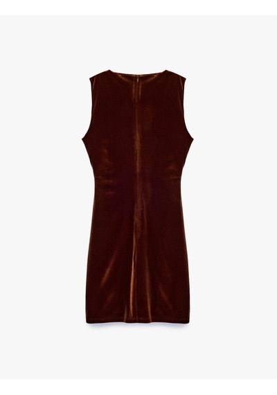 Koton Slim Fit Asimetrik Yaka Kolsuz Drapeli Mini Kadife Elbise Kahverengi 7wak80088fk Kahve