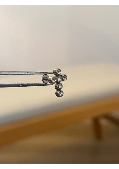 316 L Cerrahi Çelik 6 Taşlı Haç Modeli Dudak Kıkırdak Helix Tragus Piercingi Gümüş