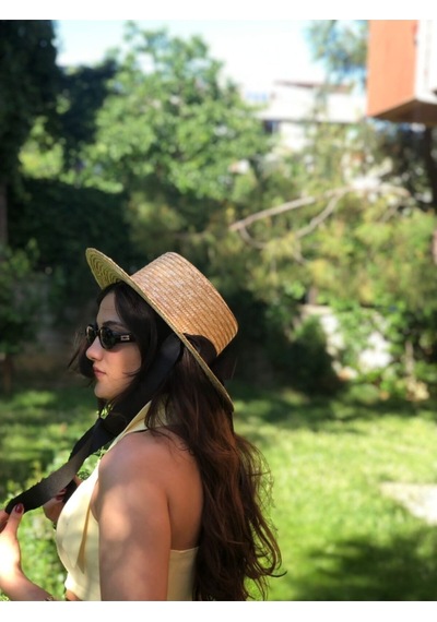 Kadın Bej Hasır Şapka Bağlamalı Siyah Kurdale