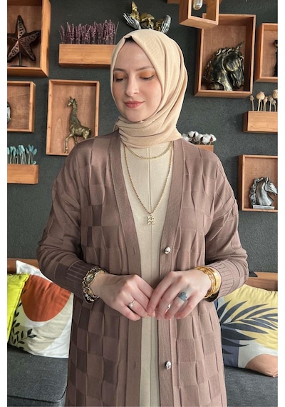 Rabia Şamlı Dama Desenli Sütlü Kahve Triko Hırka Çok Renkli