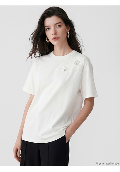 Lcw Comfort Beyaz Çiçek Aplikeli %100 Pamuklu Kadın Tişört