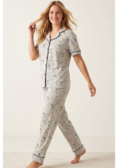 Siyah İnci Hello Kitty Lisanslı %100 Pamuk Pembe Çok Renkli Düğmeli Biyeli Pijama Takım 26120451 Gri Lacivert Siyah İnci Hello Kitty Lisanslı %100 Pamuk Pembe Çok Renkli Düğmeli Biyeli Pijama Takım 26120451 Gri Lacivert
