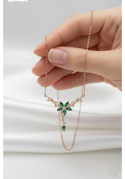 Çekirdekjewelry 925 Ayar Gümüş Zümrüt Taşlı Sarmaşık Kolye Rose