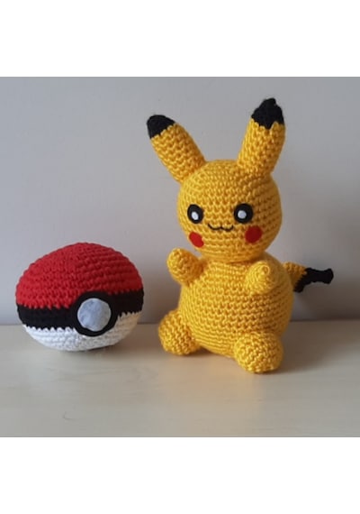 Amigurumi Oyuncak Pikaçu Ve Pokemon Topu