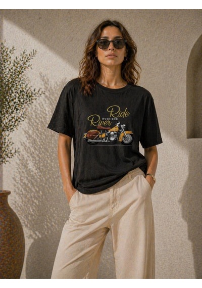 Wear Vexel Kadın Motosiklet Baskılı Tişört Bisiklet Yaka Kısa Kol Yazlık T-shirt - Siyah Çok Renkli Wear Vexel Kadın Motosiklet Baskılı Tişört Bisiklet Yaka Kısa Kol Yazlık T-shirt - Siyah Çok Renkli