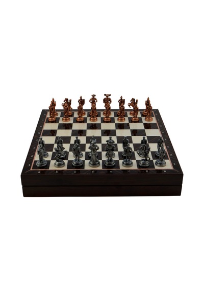 Gifthome Orta Boy Metal İspanyol Satranç Takımı Antik Ve Ceviz Desenli Sandıklı Mdf Tahtası 36x36x6 Cm.