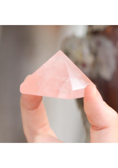 Pembe Kuvars Taşı Piramit Aşk Taşı