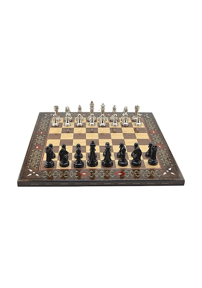 Gifthome Premium Black Metal Klasik Satranç Takımı Ve El İmali Masif Ahşap Düz Ceviz Tahtası 45x45x2 Cm.