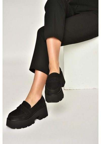 Fox Shoes Y272972502 Siyah Süet Kalın Tabanlı Günlük Kadın Ayakkabı Siyah