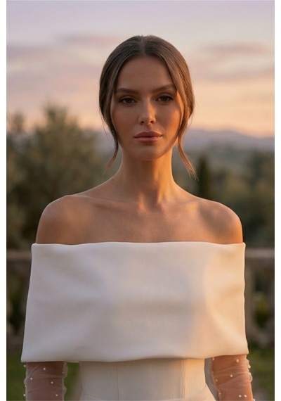 Berissima Bride Madonna Yaka Nikah Elbisesi, İnci Detaylı Kol, Maxi Yırtmaçlı Etek, Astra Kırık Beyaz Kırık Beyaz Berissima Bride Madonna Yaka Nikah Elbisesi, İnci Detaylı Kol, Maxi Yırtmaçlı Etek, Astra Kırık Beyaz Kırık Beyaz