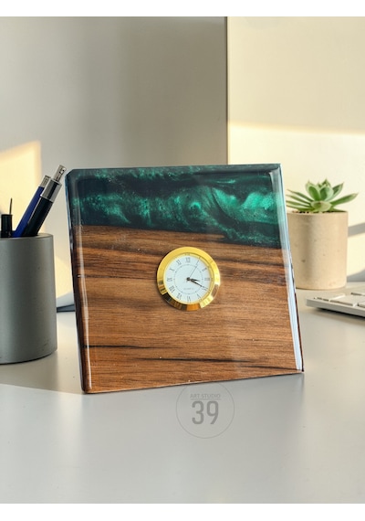 Classic Ceviz & Epoksi Masa Saati 3,5 Cm Altın Kaplama Quartz Mekanizma Tasarım Masaüstü Saat 15x15 Cm Çok Renkli