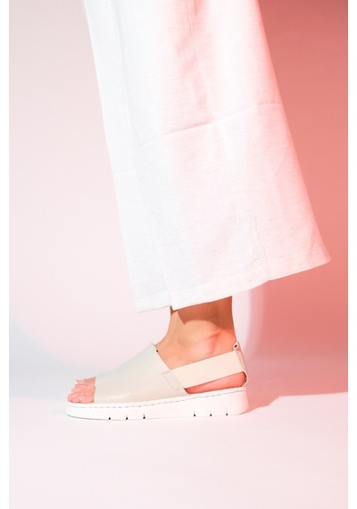 Luvishoes Londoi Bej Cilt Hakiki Deri Lastikli Kadın Sandalet Bej