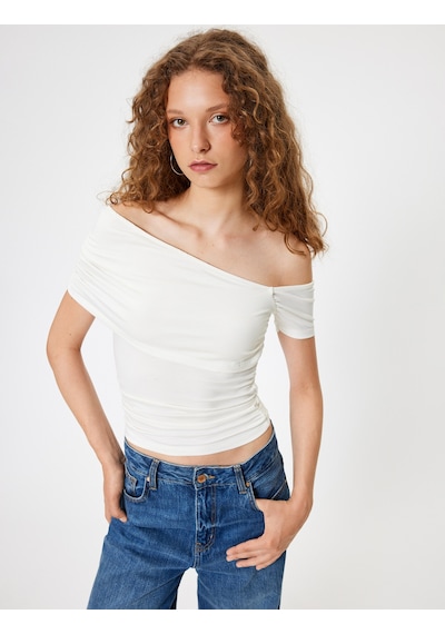 Koton Kayık Yaka Tişört Drape Detaylı Slim Fit Kısa Kollu Ekru 4sal11078ık Ekru