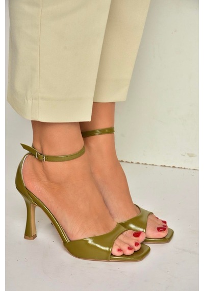 Fox Shoes Y569823309 Yeşil İnce Topuklu Kadın Ayakkabı Yeşil