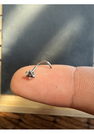 Yüksek Kalite G23 Titanium Üç Taş Zirkon 6x0.8mm Titanyum Hızma Piercing Gümüş